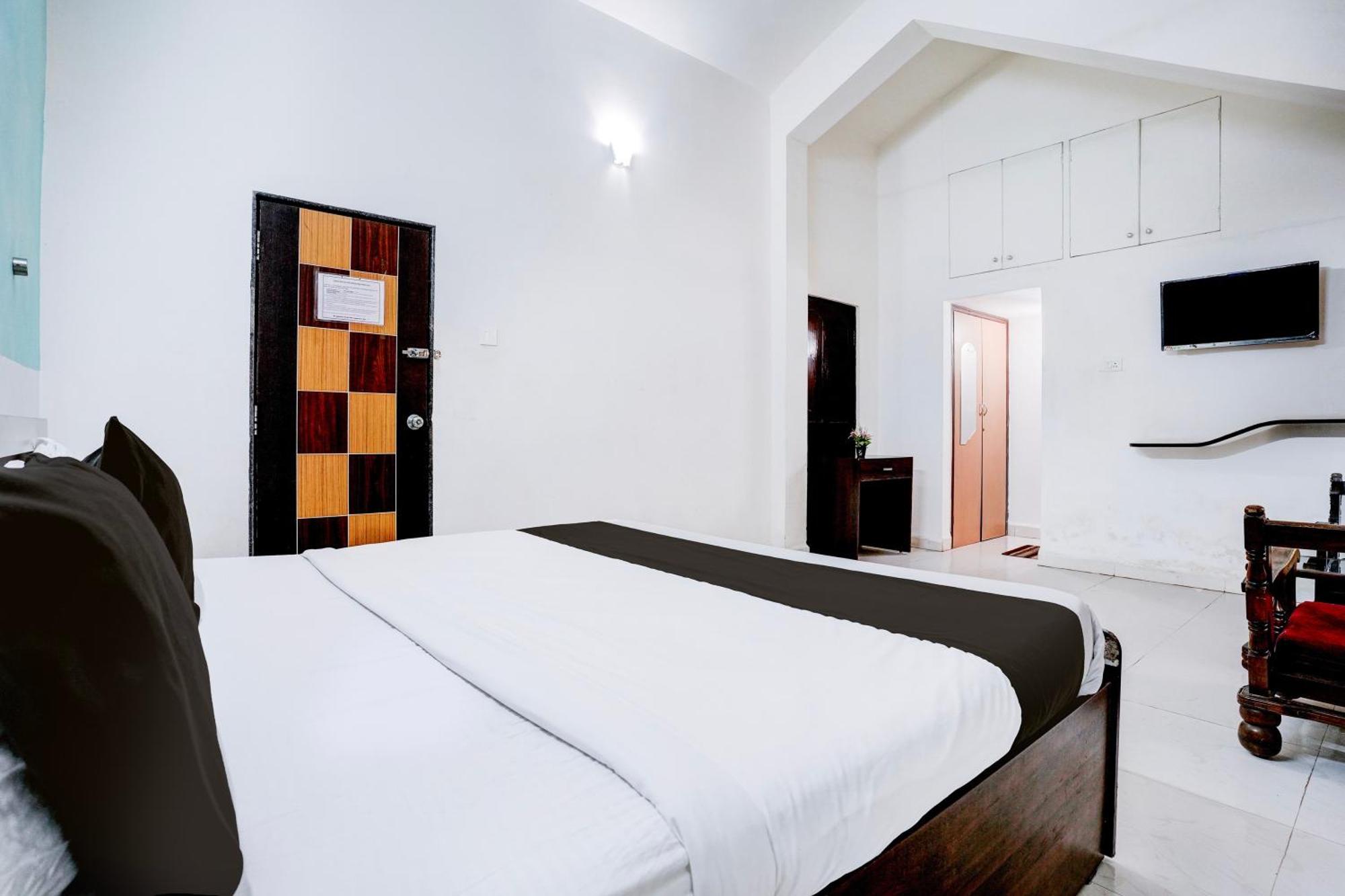 Oyo Flagship Triple Beach Guest House 베나울림 외부 사진